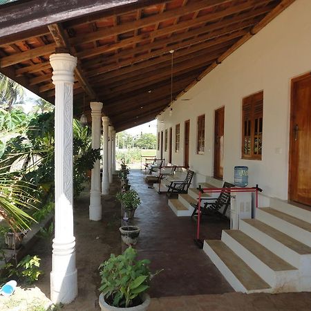 Yoho Hotel Arugambay Beach Inn Arugam Bay Exterior foto